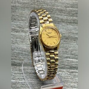 VTG Caravelle Bulova Quartz 48J2O Swiss 1 Jewel Gold Ladies Wrist Watch C 865018